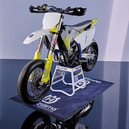03.05.2023 Husqvarna Motorcycles reveals exciting new look for the 2024 FS 450 Enhanced with a stunning new look for 2024, Husqvarna Motorcycles’ FS 450 continues to set the standard for supermoto racing machinery. Carefully refined and expertly crafted with competition-focused components to ensure outstanding performance, the FS 450 is a ...