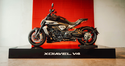 Modelle, XDiavel Ducati feiert die neue XDiavel V4 mit einem exklusiven Event im Highsnobiety Flagship-Store in Berlin.