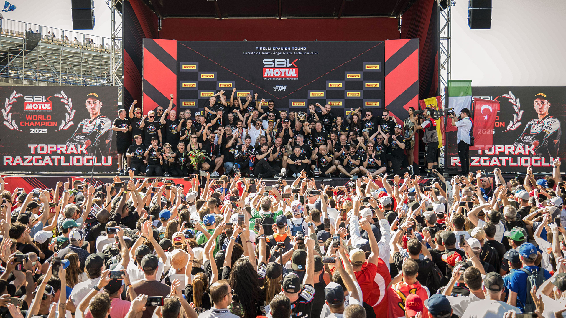 BMW Motorrad und Toprak Razgatlıoğlu in der WorldSBK